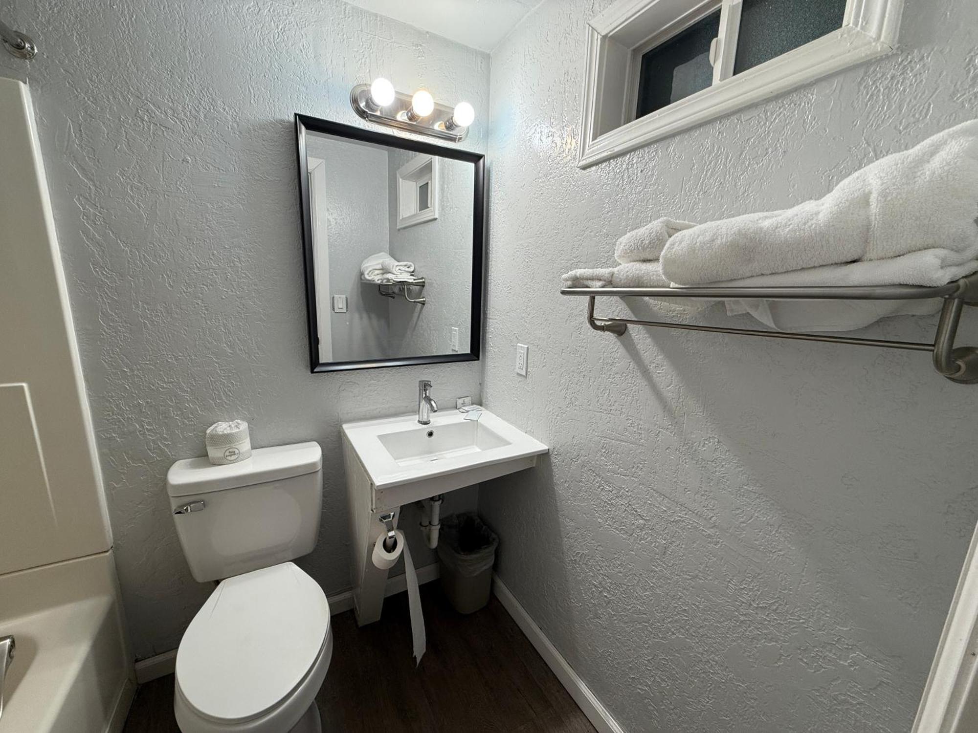 Budget Inn Bend Buitenkant foto